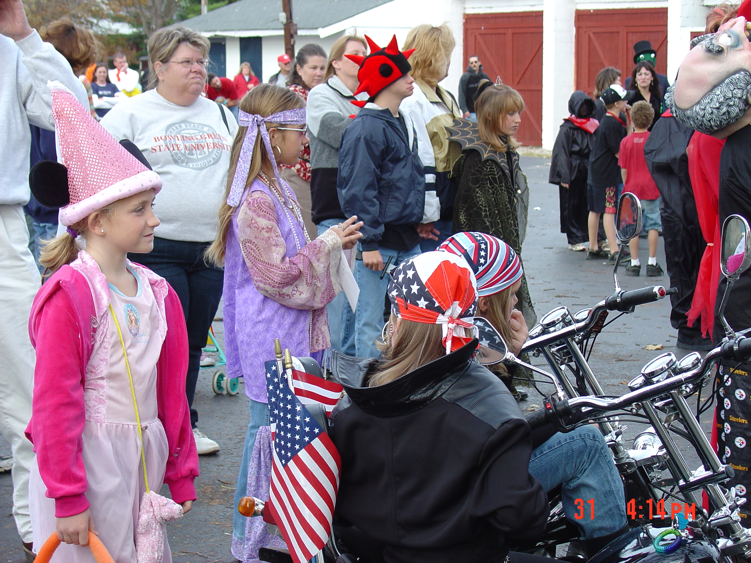 trick or treat parade from 2004 09